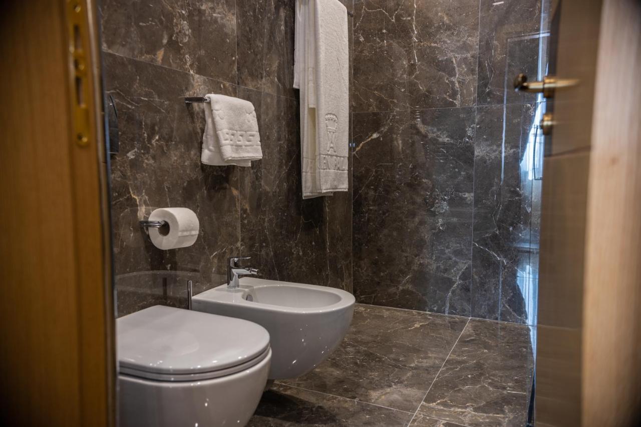 Hotel Golden Palace Shkodra Kültér fotó