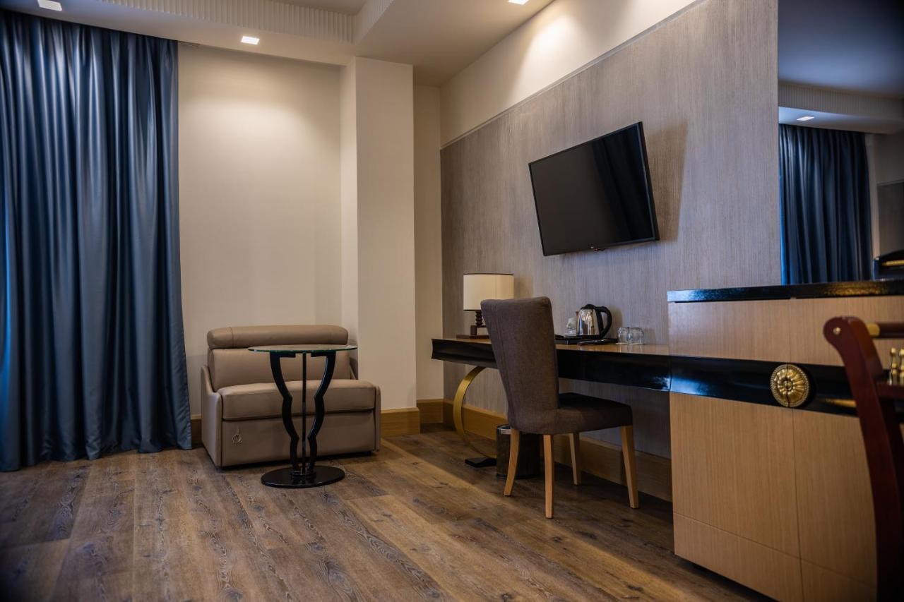 Hotel Golden Palace Shkodra Kültér fotó