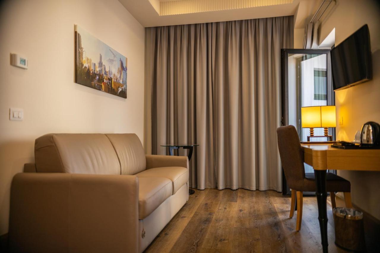 Hotel Golden Palace Shkodra Kültér fotó