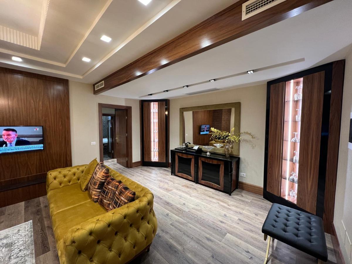 Hotel Golden Palace Shkodra Kültér fotó